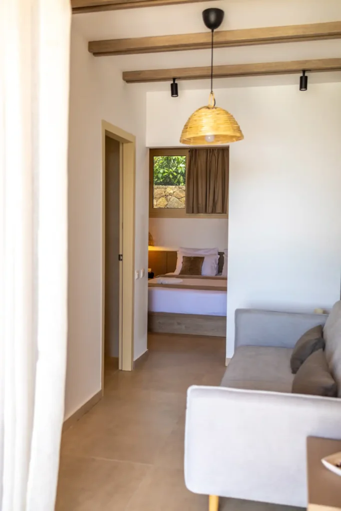 Standard Triple Room (8)