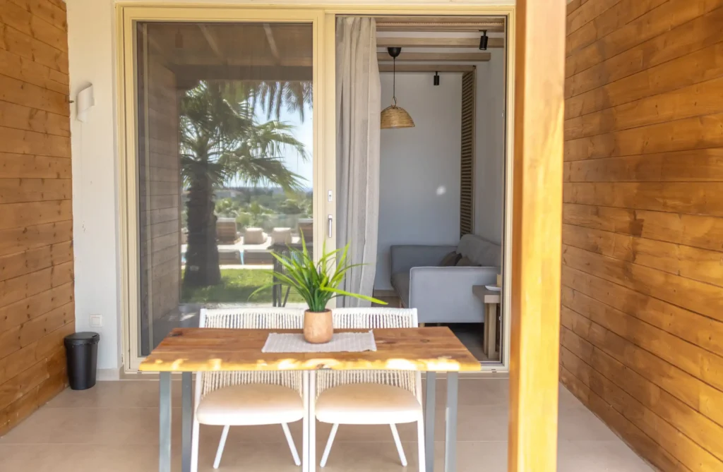 Standard Triple Room (9)